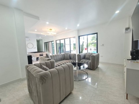 ขายบ้านพูลวิลล่า มีสระว่ายน้ำในตัว บางเสร่ สัตหีบ ชลบุรี RP-H170