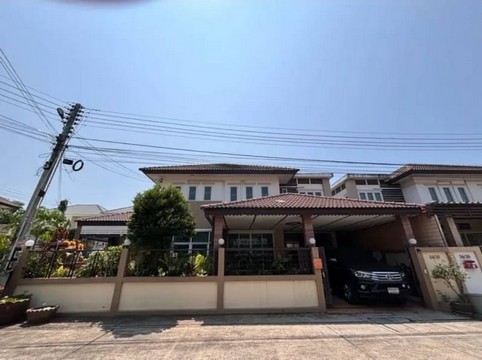 TEL : 092-288 9359 คุณดนิตาLine : https://line.me/ti/p/yxo92dHWP1ขายบ้านเดี่ยว หมู่บ้านมั่งมีศรีสุข แกรนวิลล์ พิกัด:ศรีราชา-ห้วยยายพรหมบรรยากาศดี เดินทางสะดวก ใกล้เมือง น้ำไม่ท่วม หลังริมด้านข้างไม่ติดหลังอื่นเนื้อที่ขนาด 60.8 ตารางวา4 ห้องนอน 3 ห้องน้ำ 1 ห้องนั่งเล่น 1 ครัว 2 ที่จอดรถ บ้านอายุ 13 ปีหน้าบ้านทิศตะวันออกส่วนกลางจ่ายปีละ 9,000 บาทวัสดุก่อสร้างเป็นอิฐแดงทั้งหลังของแถม- แอร์ 5 ตัว- เครื่อ