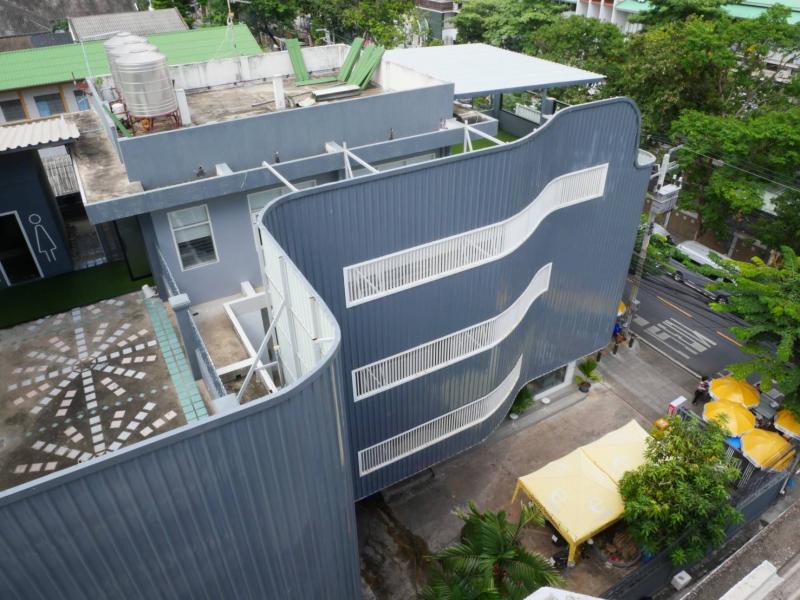 ให้เช่าทั้งอาคาร (ชั้น 4 คือ ดาดฟ้า) พื้นที่ใช้สอยภายในอาคาร โดยประมาณ 1,555 ตารางเมตร บนที่ดินขนาด 135 ตารางวา