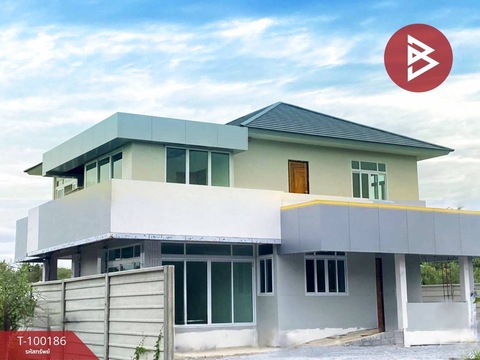 Sub1265ขายบ้านเดี่ยว  ธรรมศาลา นครปฐม เนื้อที่3งาน 57 ตรว บ้านเดี่ยว : ธรรมศาลา นครปฐมที่ตั้ง : ถนน เทศบาล10/1 ต.ธรรมศาลา อ.เมืองนครปฐม จ.นครปฐมรหัสทรัพย์ : T-100186ราคา : 11,950,000 บาทสนใจติดต่อคุณก้อ 0932570335แอดไลน์เบอร์นี้ได้เลย ประเภท : บ้านเดี่ยวสูง : 2 ชั้นเนื้อที่ : 3 งาน 57.0 ตารางวา พื้นที่ใช้สอย : 400.00 ตารางเมตรกว้าง : 20.50 เมตร ลึก : 71.30 เมตรห้องนอน : 8 ห้องห้องน้ำ : 6 ห้องห้องอื่นๆ : ห้องโถงชั้นบนแล