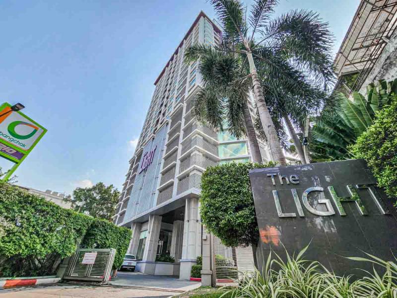 BHL917เดอะ ไลท์ ลาดพร้าว ติดถนนใหญ่ ใกล้ยูเนี่ยนมอลล์ 400 เมตร ( The Light Ladprao )ที่ตั้ง : ถ.ลาดพร้าว จตุจักร กรุงเทพฯ 10900รายละเอียด- เป็นคอนโด High Rise สูง 20 ชั้น ห้องอยู่ชั้น 8- ห้อง 1 Bedroom 1 Bath : 44.05 ตร.ม.– ระเบียงหัน ทิศใต้ – บิ้วอินเฟอร์นิเจอร์ เคาน์เตอร์ครัว- ฟรีเฟอร์ + แอร์ - ติดถนนใกล้ เดินทางสะดวก สังคมน่าอยู่ ทำเลดีสิ่งอำนวยความสะดวก- Lobby- สระว่ายน้ำ- ฟิตเนส- ห้องอ่านหนังสือ- ที่จอดรถ- ระบบ CCTV /