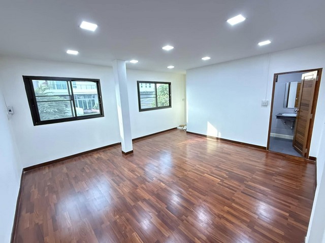 P328 ให้เช่า บ้านเดี่ยว 2 ชั้น ซอยสังคมสงเคราะห์  ใกล้ เลียบทางด่วน เอกมัย-รามอินทรา ลาดพร้าว 71 นาคนิวาส วังหิน โชคชัย 4 