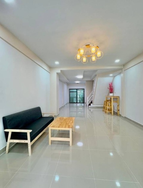 ขายด่วน ทาวน์เฮ้าส์ 2 ชั้น หมู่บ้านมิตรภาพ  ปากเกร็ด-วัดกู้ ถนนสุขาประชาสรรค์2