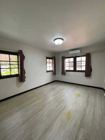 LV53037 ให้เช่าบ้านเมืองเอก โครงการ 5 ตกแต่งบ้านสไตล์โมเดิร์นยุคใหม่ ใช้โทนสีกลาง สบายสายตา