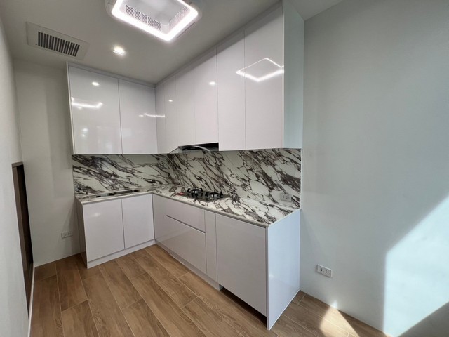 LV53036 ให้เช่า บ้านเดี่ยวสไตล์โมเดิร์น 3 ชั้น ซอยสุขุมวิท 54 สร้างใหม่ เดินทางสะดวก ใกล้ทางด่วน ใกล้ BTS อ่อนนุช