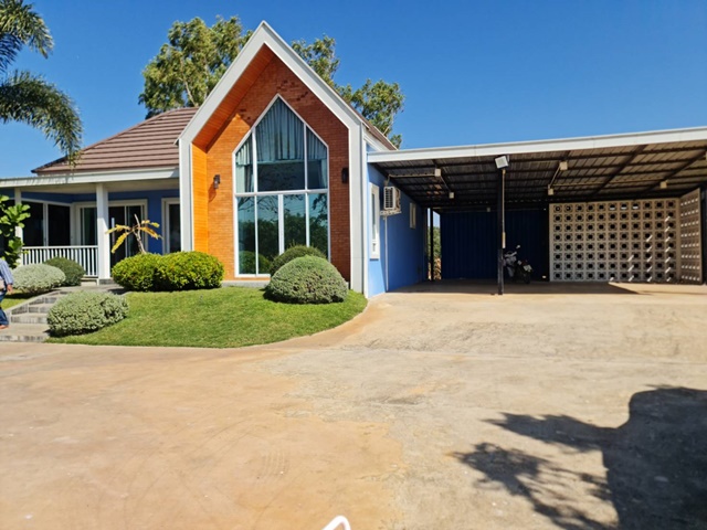 อุทยานเขาใหญ่ 5.3 กม.วิวเขาใหญ่ สถานีรถไฟ ปากช่อง 600 ม. บ้านเดี่ยว ติดถนน 2 นอน 3 น้ำ  พร้อมเฟอร์ 200 ตร.วา.  รร.บ้านลำทองหลาง 1.3 กม. 