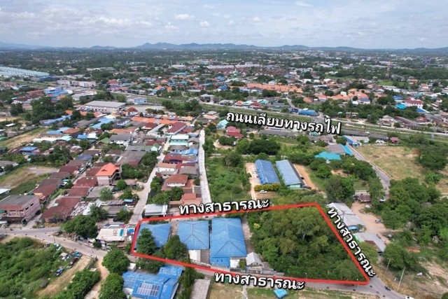 บ้านเดี่ยว 2 ชั้น 3 หลัง ในพื้นที่เดียวกัน 218.7 ตร.วา ม.กรีนปาร์ค ต.ป่าสัก อำเภอเมืองลำพูน ลำพูน