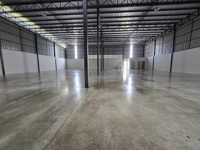 ให้เช่าโกดังสร้างใหม่พร้อมสำนักงาน พื้นที่ 1,100 ตรม. ถนนนิมิตรใหม่ 62 รถใหญ่ 6-10 ล้อ เข้า-ออกสะดวก ใกล้วงแหวนฝั่งตะวันออก