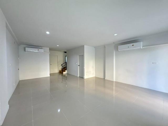 ขายโฮมออฟฟิศ 3 ชั้น 200 ตารางเมตร โครงการ Deco สุขุมวิท 70/5 ใกล้ BTS แบริ่ง 300 เมตร