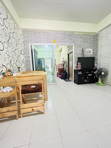 ขายทาวน์เฮ้าส์ 2ชั้น 16 ตรว. หมู่บ้านโกลเด้นเพลส เครือสหพัฒน์ อ.ศรีราชา จ.ชลบุรี