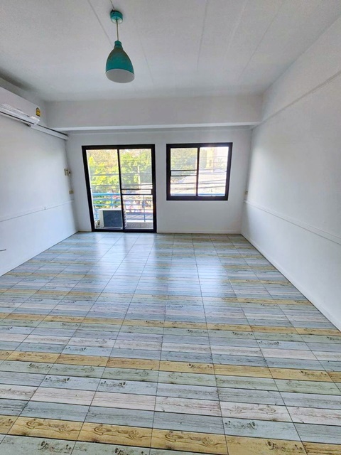 ทำเลดี BTS เสนานิคม 2.7 กม.ลาดปลาเค้า1-5 5แอร์ 5นอน 6น้ำ อาคารพาณิชย์ 4 ชั้น  5แอร์ 5นอน  ม.เกษตร 2.4 กม. ลาดพร้าววังหิน68-74