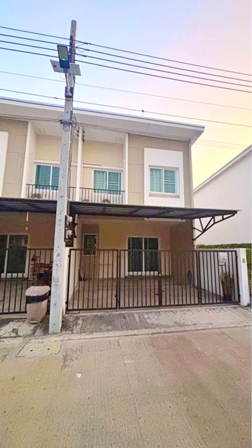 โกลบอลเฮ้าส์ เทพารักษ์ ตลาดหัวถนน 1.4 กม.ทาวน์เฮาส์ 2ชั้นหลังมุม ศรีนครินทร์ 4นอน 3น้ำ 25ตร.วา. รร.นานาชาติสิงคโปร์สุวรรณภูมิ 2.2 กม.