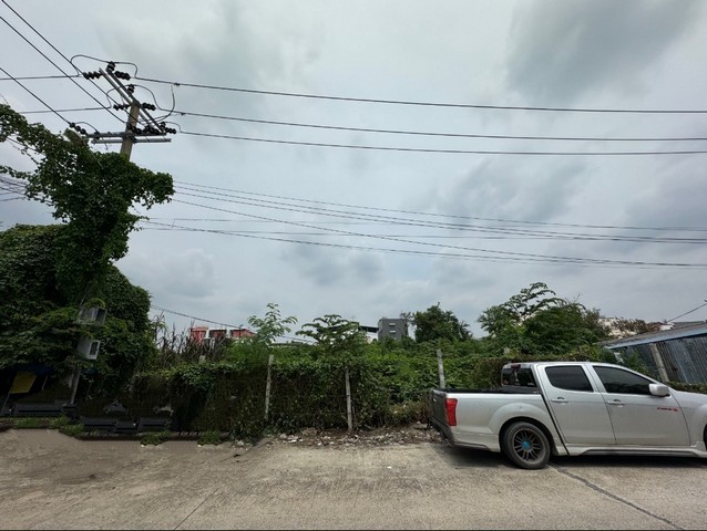 ให้เช่าที่ดินแปลงสวย 153 ตร.ว ซอยสุภาพงษ์ ถนนศรีนครินทร์ 42 ตรงข้ามซีคอนสแควร์ ใกล้ MRT สวนหลวง ร.9