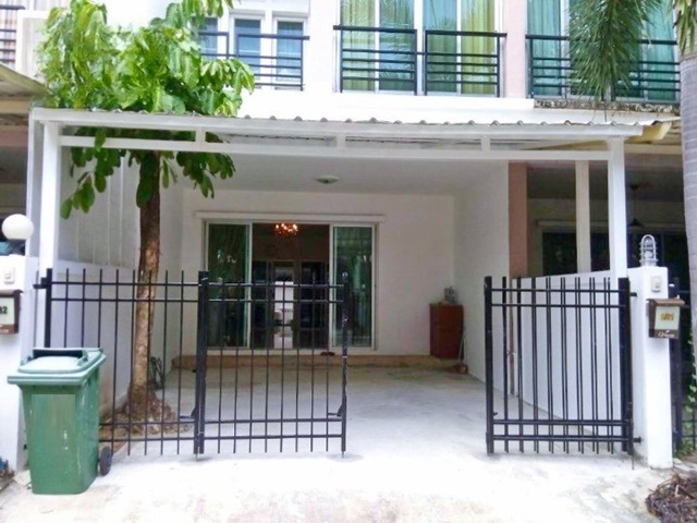 รามอินทรา62 MRT วงแหวนตะวันออก 1.2 กม. แฟชั่นไอส์แลนด์  นวมินทร์ 82  แม็กซ์แวลู 1.4กม.ทาวน์เฮาส์ 3ชั้น 3นอน 4น้ำ  22ตร.วา. 270ตร.ม.