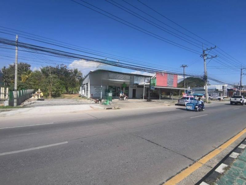 ที่ดินติดถนน #โซนหางดง ขาย 47 ล้าน เนื้อที่รวม 841.4 ตรว. พร้อมสิ่งปลูกสร้าง​ อาคารพาณิชย์ชั้นเดียว​ 11​ คูหา ติดถนน​เชียงใหม่-หางดง​