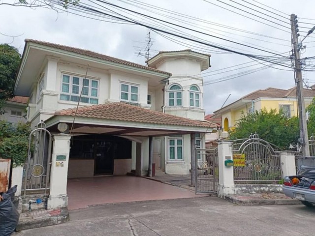 LVpop53045 ให้เช่าบ้านเดี่ยว หมู่บ้าน ภัสสร 1 คลอง 3 เฟอร์นิเจอร์พร้อมเข้าอยู่ ใกล้ รร สารสาสน์วิเทศราคาเช่า : 15,000 บาท (ไม่รวมค่าส่วนกลาง)ที่ตั้ง : ตำบล คลองสาม อำเภอคลองหลวง ปทุมธานี 12120ชื่อโครงการ : หมู่บ้าน ภัสสร 1 คลอง 3รายละเอียด : - พื้นที่ 98.7 ตารางวา- 3 ห้องนอน  - 3 ห้องน้ำ - โซฟาห้องรับแขก (บิ้วอินน์)- ที่นอน 6 ฟุต- เตียง 6 ฟุต- โต๊ะเครื่องแป้ง (บิ้วอินน์ทุกห้อง)- ตู้เสื้อผ้า (บิ้วอิ