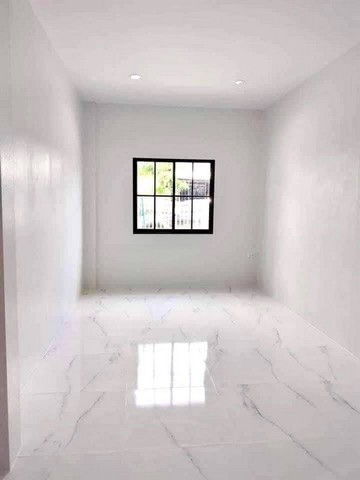 LVpop53044 ขาย ทาวน์เฮ้าส์ รีโนเวทใหม่ หมู่บ้าน อยู่เจริญ 2 ลำลูกกา คลอง 4