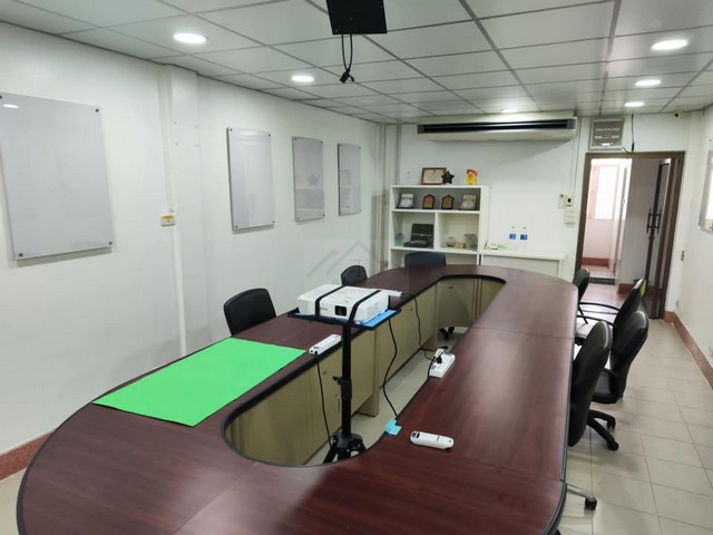 ให้เช่าอาคารพาณิชย์ 5 ชั้น 2 คูหา อยู่ติดถนนจันทน์เก่า ใกล้ BRT ถนนจันทน์ เพียง 50 เมตร เหมาะทำ Home Office, โกดัง หรือที่ไลฟ์ลดขายสินค้า