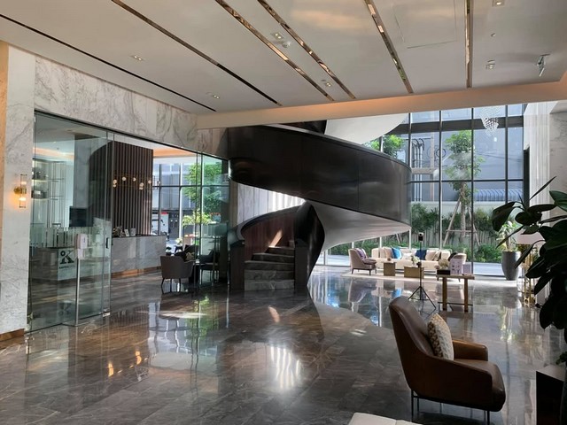 ขายคอนโด Super Luxury พร้อมผู้เช่า  ไซมิส เอ็กซ์คลูซีฟ ควีนส์ Siamese Exclusive Queens ขนาด 35 ตร.ม. ใกล้ MRT ศูนย์ประฯ