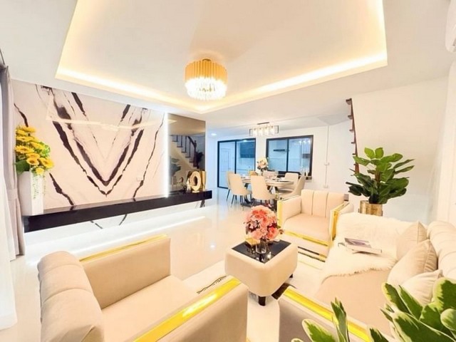 ขายบ้านพร้อมอยู่ พัทยา พร้อมเฟอร์ รีโนเวทใหม่ เนินพลับหวาน TP-H1062