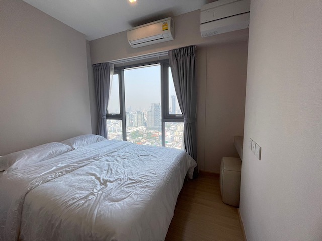 Whizdom Connect beautiful view quiet safe 31st floor BTS Punnawithi