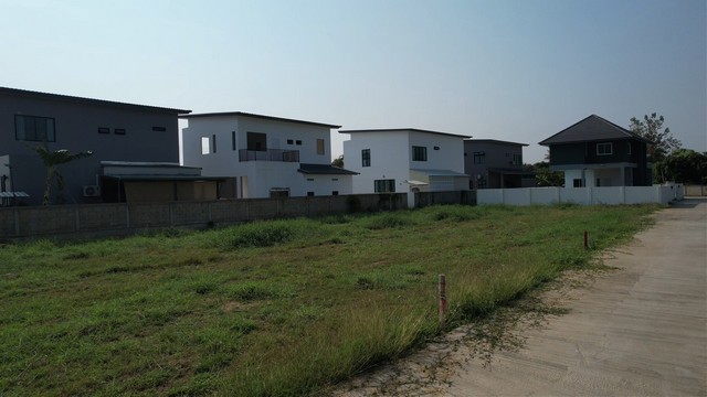 ที่ดินแบ่งแปลงแล้ว ที่ดินสำหรับสร้างบ้านอยู่ และ นักลงทุน พร้อมโฉนดในเชียงใหม่