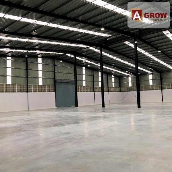 โกดัง/โรงงาน สร้างใหม่ อ.พัฒนานิคม  จ.ระยอง พื้นที่สีเหลืองสามารถออกใบอนุญาต รง.4ได้