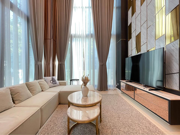 ให้เช่าบ้านหรู 3ชั้นเนื้อที่ 72ตร.ว พื้นที่ใช้สอย 500 ตร.ม 5ห้องนอน 5ห้องน้ำ ถนนรัชดา แขวงวงศ์สว่าง เขตบางซื่อ ราคาเช่า 160,000 บ/ด