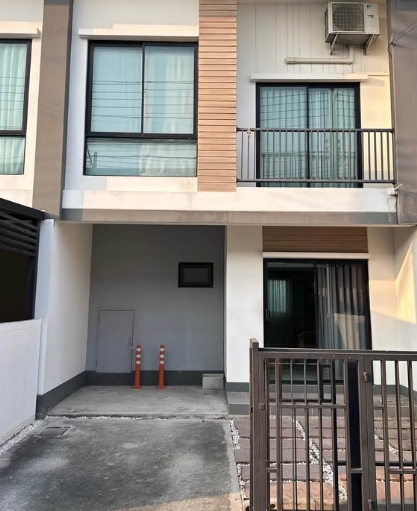 ให้เช่าทาวน์โฮม2 ชั้น ยูนิโฮม ลำลูกกา คลอง4 มี 3 ห้องนอน  2 ห้องน้ำ