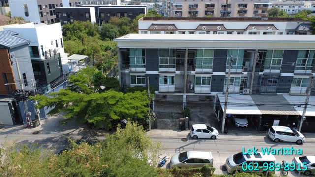 ขายทาวน์โฮม 3 ชั้น  ลาดพร้าว 71 นาคนิวาส 48 เนื้อที่ 24.8 ตารางวา พื้นที่ใช้สอย 220 ตรม.