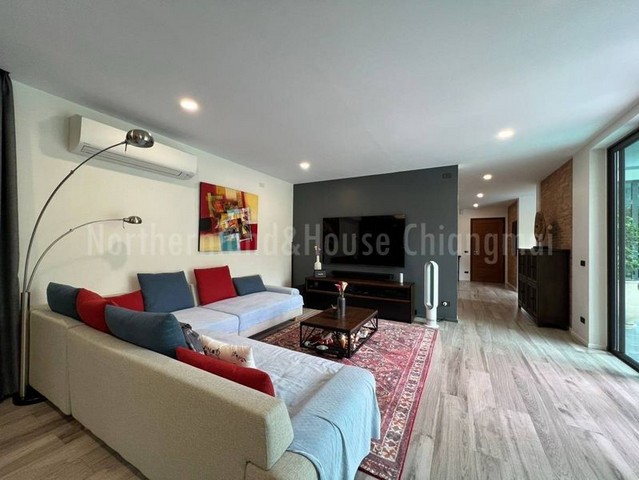 พูลวิลล่าหลังใหญ่ สไตล์โมเดิร์น เฟอร์บิ้วอิน น้ำแพร่ หางดง