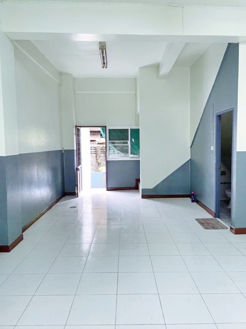 ติดถนนใหญ่ 239ตร.ม.BTSโพธินิมิตร400ม.ให้เช่าอาคารพาณิชย์ 3.5 ชั้น  ทำเลดีมาก BTSวงเวียนใหญ่ 540ม.19ตร.วา. 3นอน 2จอดรถ