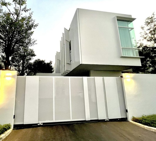 รหัสทรัพย์ R3300 ให้เช่าและขาย บ้านเดี่ยว 2ชั้น โครงการ ViVe  บางนา กม.7   