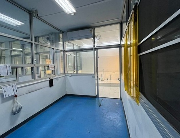 ให้เช่าอาคาร 3 ชั้น 42 ตารางวา 300 ตารางเมตร  ตกแต่งแล้วพร้อมใช้งาน   ลาดพร้าว 106