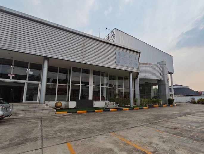 ให้เช่าอาคารพื้นที่ สำนกังาน โชว์รูม เก็บสินค้าเนื้อที่ 3 ไร่ ถนนกัลปพฤกษ์ บางขุนเทียน พื้นที่ 4,800 ตรม 