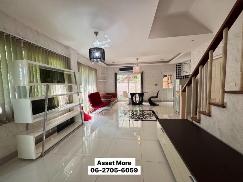 ขาย- เช่าทาวน์โฮม  โฮมออฟฟิตสวยสไตล์ยุโรป 3.5 ชั้น คาซ่าซิตี้ลาดพร้าว หลังมุม หน้าบ้านไม่ติดเพื่อนบ้าน อยู่หน้าโครงการ