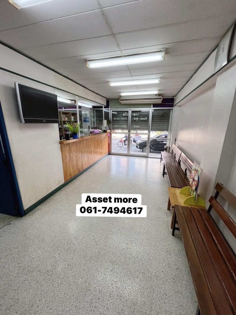 ขายและให้เช่าตึกแถว 2คูหาติดกัน 5 ชั้น รวมดาดฟ้า  ขนาด 28 ตรว พื้นที่ใช้สอย 684 ตรม. แขวงลุมพินี  เขตปทุมวัน  กทม