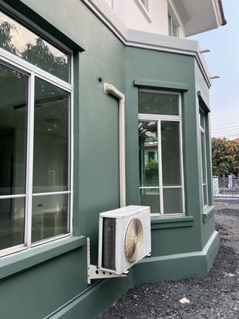 ให้เช่าบ้านเดี่ยว 2 ชั้นเนื้อที่ 120 ตารางวา 3ห้องนอน 2ห้องน้ำ แอร์ 3 เครื่อง มีสวน ที่จอดรถ ถนน สุวินทวงค์ เขตมีนบุรี  ราคาเช่า 23000 บ/ด