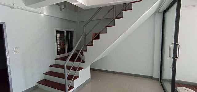 ขายอาคารพาณิชย์ 3.5 ชั้น ต.วัดไทร อ.เมือง จ.นครสวรรค์