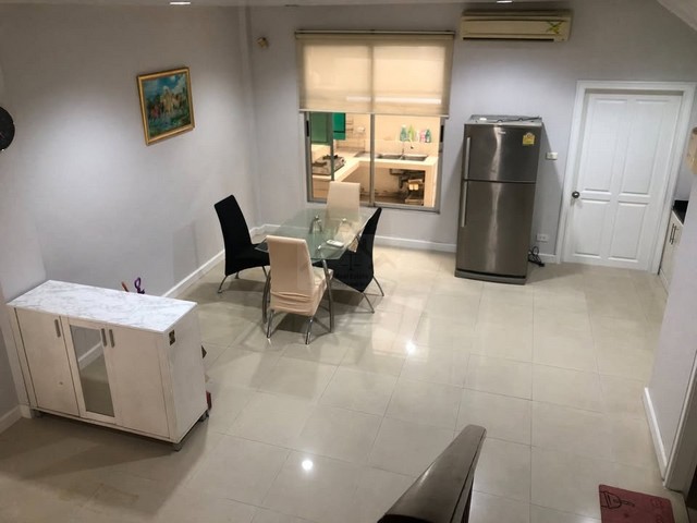 ให้เช่าทาวน์โฮม 3 ชั้น 3 ห้องนอน บ้านกลางเมืองมอนติคาร์โล รัชวิภา ใกล้ทางด่วน ใกล้รถไฟฟ้า ใกล้ตลาดบองมาเช่