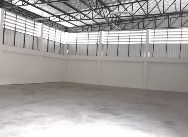 ให้เช่าโรงงาน 480 ตรม. มีห้องพักคนงาน 4 ห้อง ต.หน้าไม้ ลาดหลุมแก้ว รถเทลเลอร์เข้าได้ ( มีใบอนุญาติโรงงาน )