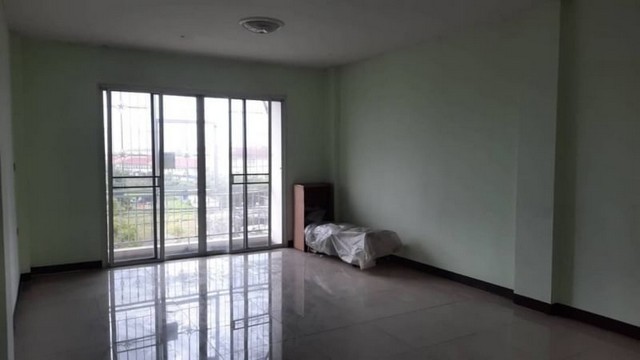 LVpop53061 ขาย อาคารพาณิชย์ 4 ชั้น หน้าติด ถนน หทัยราษฏร์ มีที่จอดรถด้านหน้า ทำเลสวย เยื้องตลาดหทัยมิตร