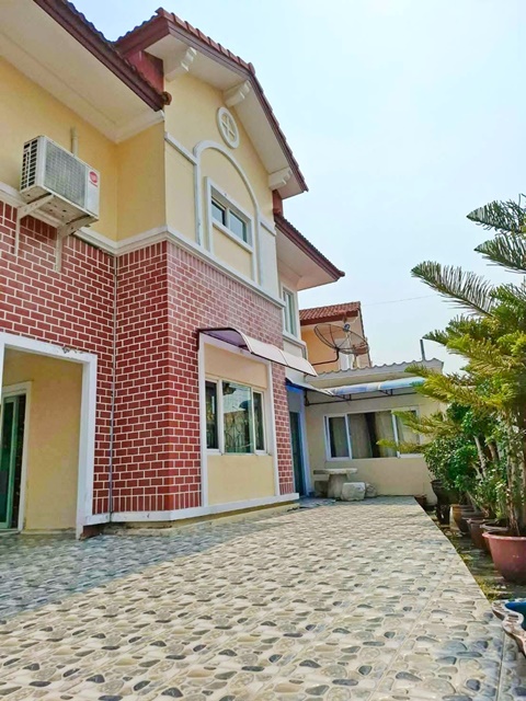 เพชรเกษม77 สาย3 ให้เช่าบ้าน 2ชั้น รร.เลิศหล้านานาชาติ 600 ม.คฤหาสน์  หลังมุม 45ตร.วา. 180ตร.ม.  จัดเต็มเฟอร์ 3 นอน 3 น้ำ เดอะมอลล์ บางแค  