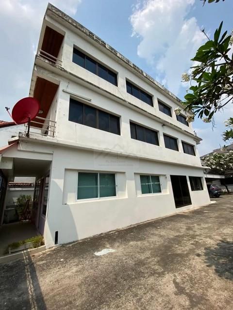 ให้เช่าบ้านเดี่ยว 3 ชั้น พร้อมอาคาร 4 ชั้น พื้นที่ 800 ตรม. ย่านดอนเมือง ใกล้ BTS สายสีแดง