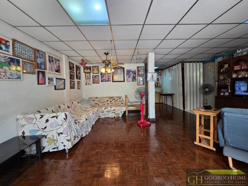 ขายทาวน์เฮ้าส์ 2 ชั้น ม.ปรีชา 2 นวมินทร์ 30 ขนาด 28 ตรว 4ห้องนอน 2ห้องน้ำ มีพื้นที่สวนหน้าบ้าน ราคาคุ้มค่า