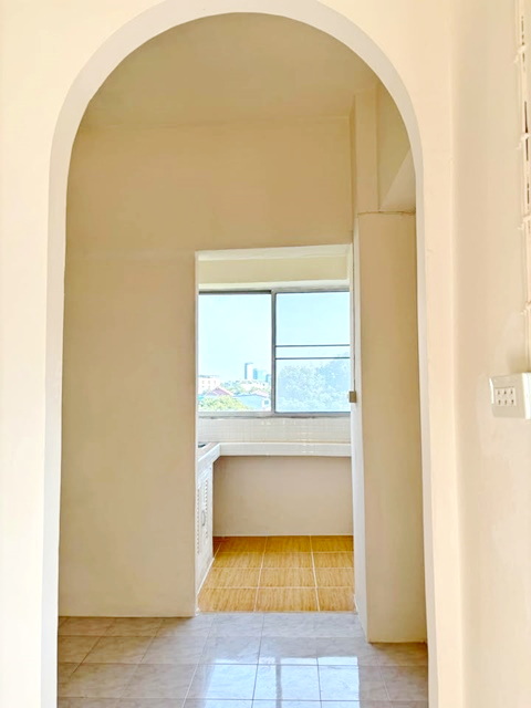 สนามแบดมินตัน Ace 51 ขายคอนโด  สุขุมวิท ซ. 101/1 รีโนเวทใหม่ สวย มีลิฟต์ MRT สวนหลวง ร.9 2กม. 1 นอน 1 น้ำ 36ตร.ม.  พาราไดซ์ พาร์ค 2 กม