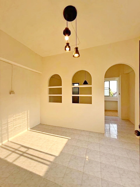 MRT สวนหลวง ร.9 2กม. สนามแบดมินตัน Ace 51 ขายคอนโด  สุขุมวิท ซ. 101/1 รีโนเวทใหม่ สวย มีลิฟต์ 1 นอน 1 น้ำ 36ตร.ม.  พาราไดซ์ พาร์ค 2 กม