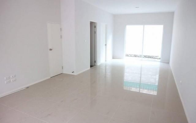 รหัสC6673 ให้เช่าทาวน์โฮม 3 ชั้น โครงการบ้านกลางเมือง สุขุมวิท 77 ใกล้บีทีเอส