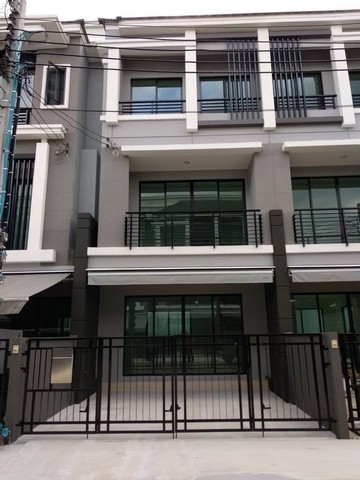 ให้เช่าทาวน์โฮม 3 ชั้น 3 ห้องนอน 3 ห้องน้ำ  1 ครัว บ้านกลางเมือง สุขสวัสดิ์ ใกล้บิ๊กซี แยกพระประแดง
