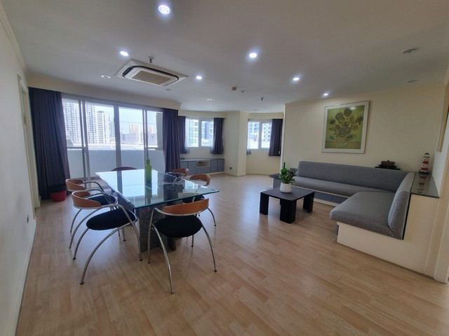 ให้เช่าคอนโดโมเดิร์นทาวน์เอกมัย  3 นอน 3 น้ำ  40,000 บาทต่อเดือน